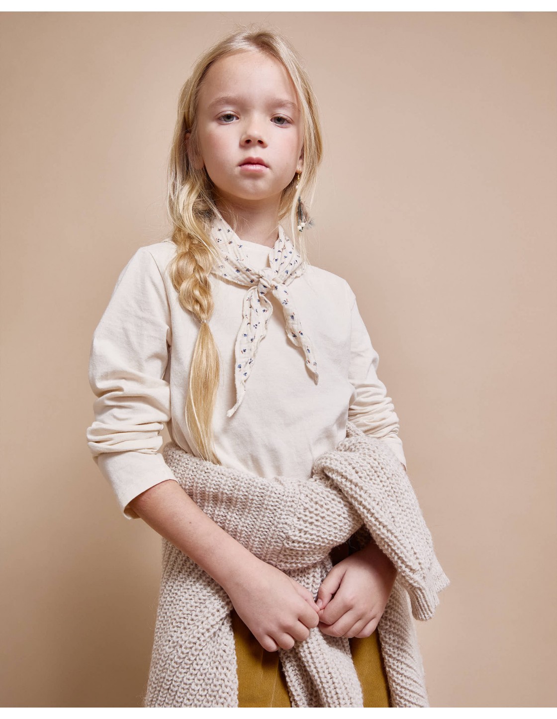 CAMISETA CON PAÑUELO